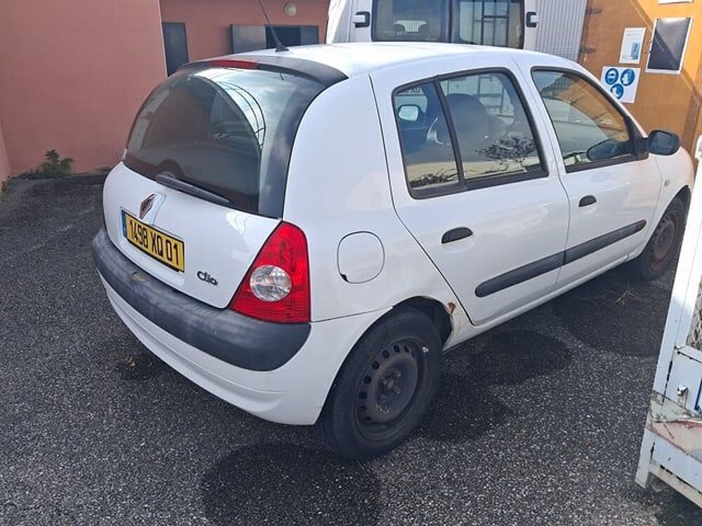 Clio VF1BB2T0531802424 occasion 93100 Bourg-En-Bresse