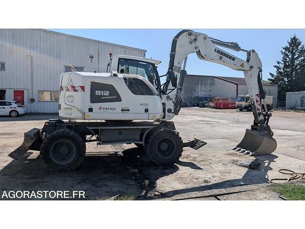 Tracto Pelle 2013 occasion 93100 Montreuil