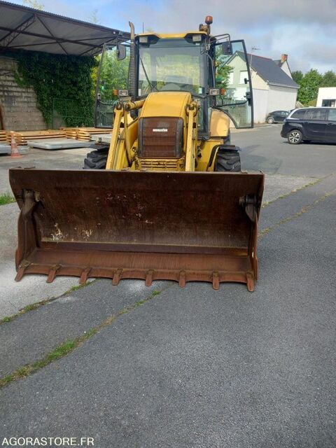 Engin de Chantier / BTP Tracto Pelle 2005 occasion S&egrave;vremoine 93100