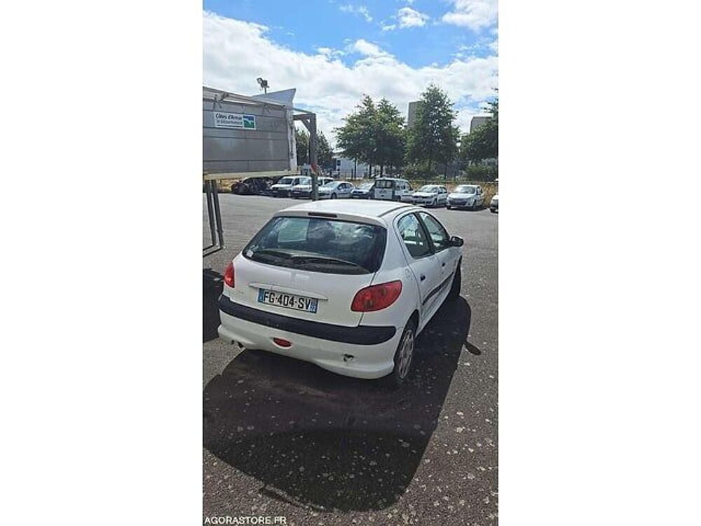 206 VF32AHFXF44052822 occasion 93100 Lamballe-Armor
