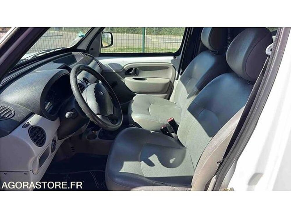 Kangoo VF1FC07AF31639869 occasion 93100 Bourg-En-Bresse