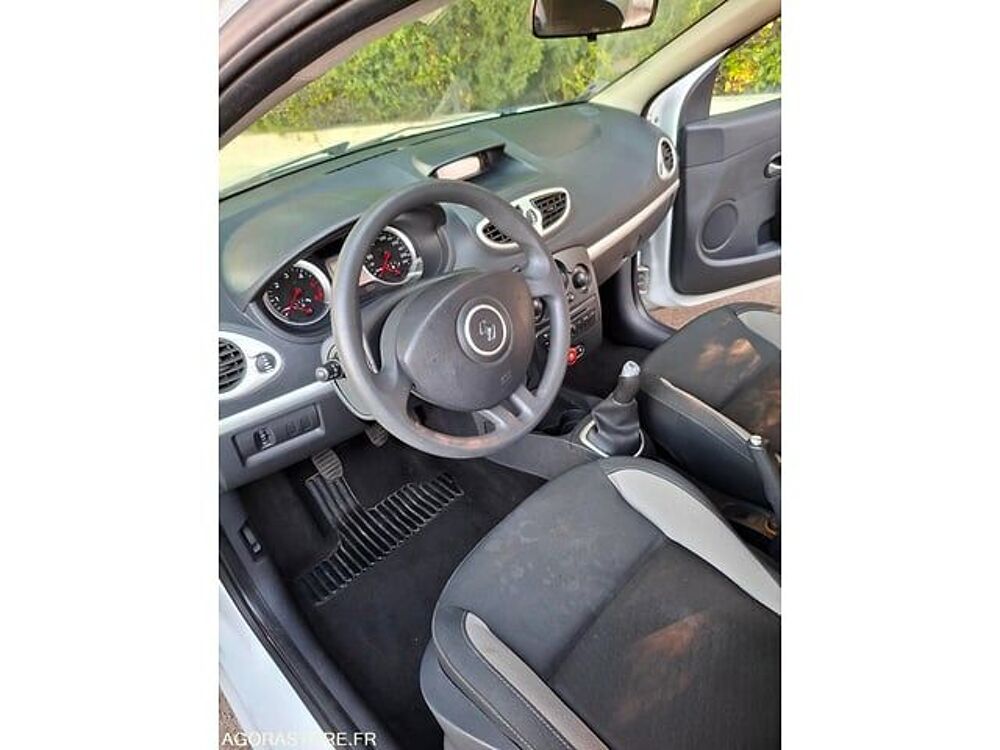 Clio VF1BR1F0H44567264 occasion 93100 Montpellier