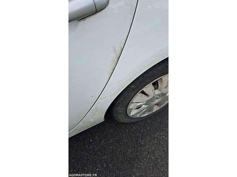 Clio VF1BR2V0H45423372 occasion 93100 Lamballe-Armor