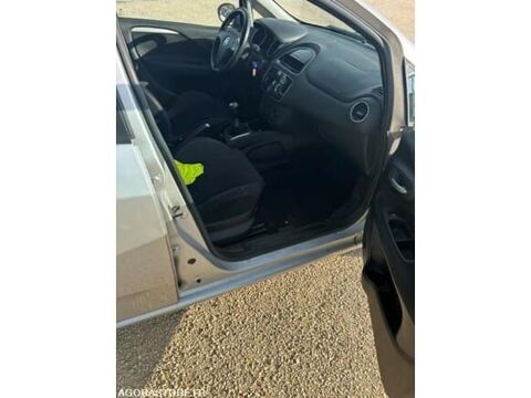 Punto ZFA1990000P037301 occasion 93100 Corbas