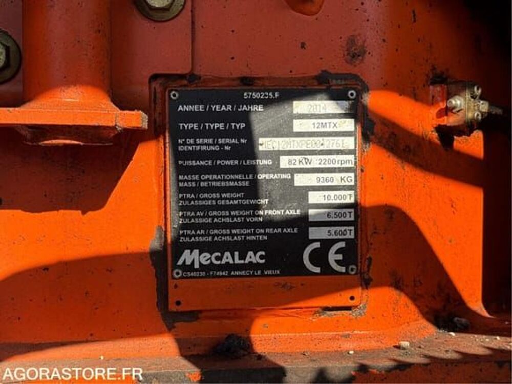 Tracto Pelle 2014 occasion 93100 Montreuil