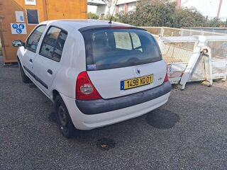 Clio VF1BB2T0531802424 occasion 93100 Bourg-En-Bresse
