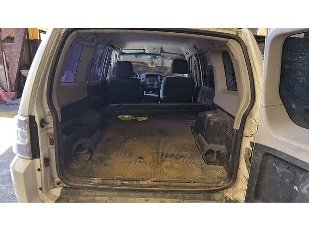 Pajero JMBLNV98WBJ000365 occasion 93100 Le Grand Bourgtheroulde