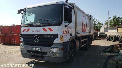 Camion magasin Camion magasin 2009 occasion Nantes 93100