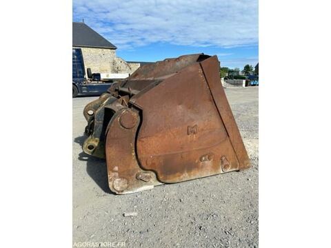 Pieces d&eacute;tach&eacute;es et accessoires Engins BTP  occasion 93100 Formigny La Bataille