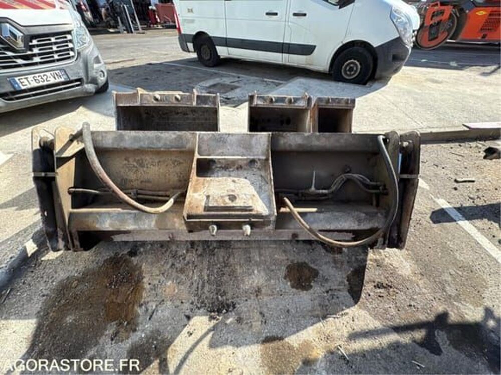 Tracto Pelle 2014 occasion 93100 Montreuil