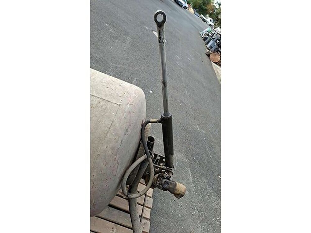 Pieces d&eacute;tach&eacute;es et accessoires Engins BTP  occasion 93100 Chalonnes Sur Loire