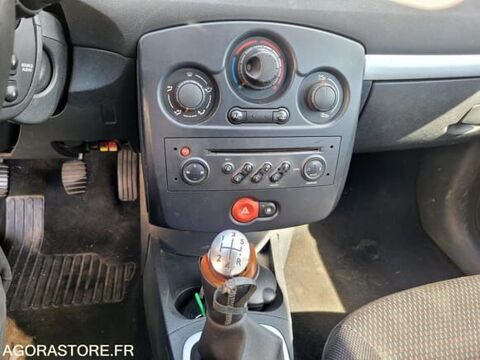 Clio VF1BR1G0H37509345 2007 occasion 93100 Mably