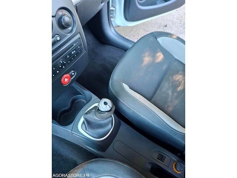 Clio VF1BR1F0H44567264 occasion 93100 Montpellier