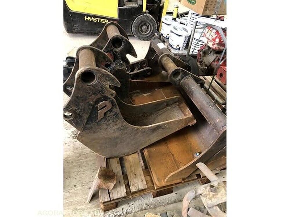 Pieces d&eacute;tach&eacute;es et accessoires Engins BTP  occasion 93100 Savignac