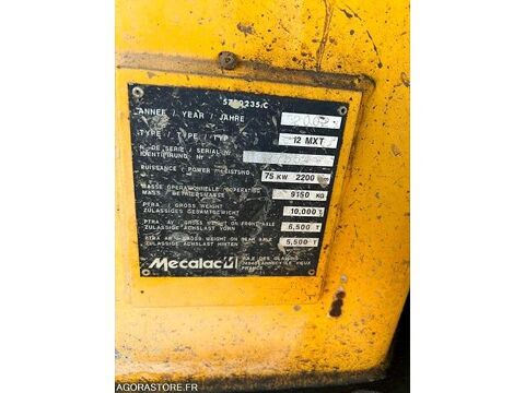 Tracto Pelle 2002 occasion 93100 Naintr&eacute;