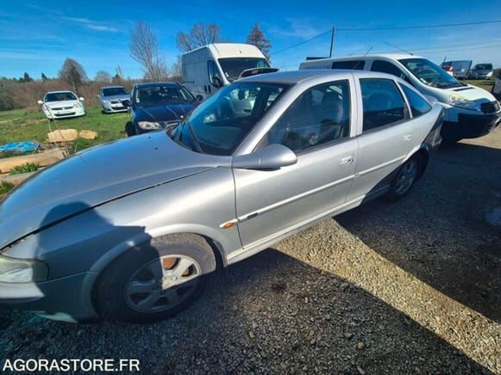 Vectra W0L0JBF6817043767 2001 occasion 93100 Magnac-Bourg