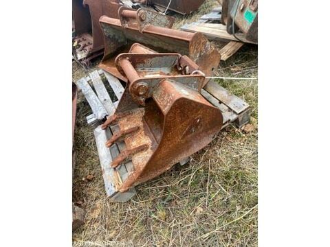 Pieces d&eacute;tach&eacute;es et accessoires Engins BTP  occasion 93100 Savignac