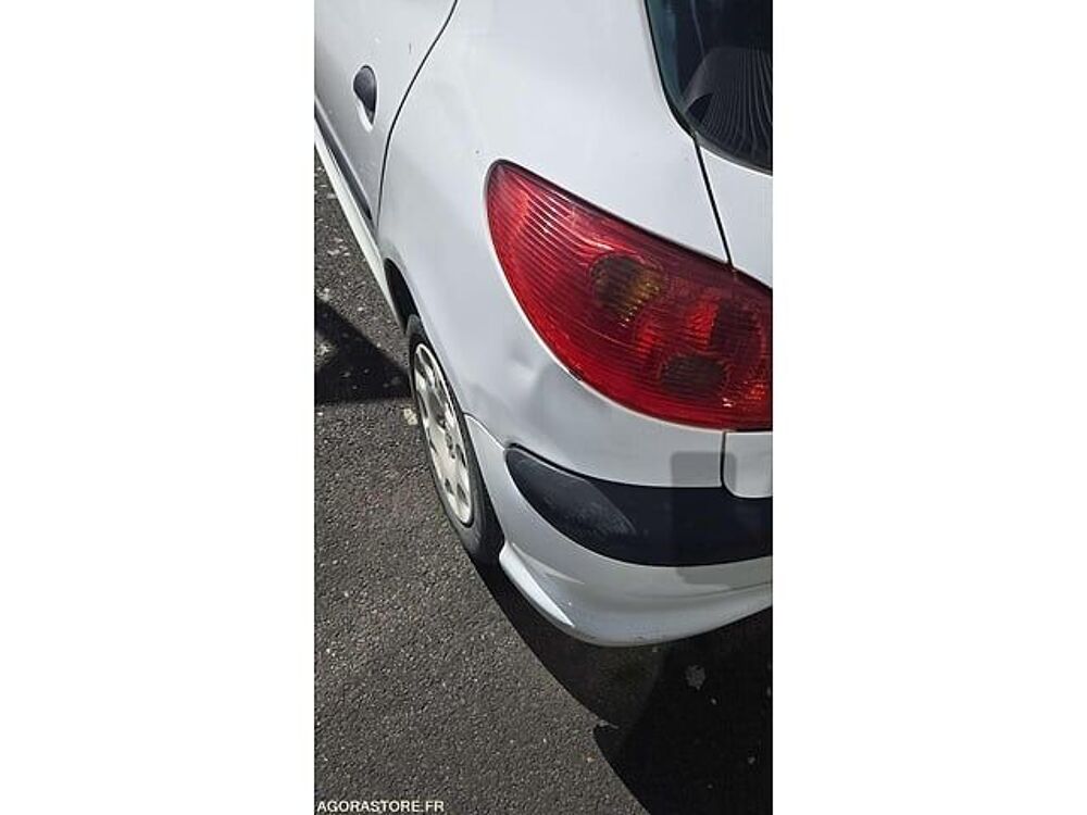 206 VF32AHFXF44052822 occasion 93100 Lamballe-Armor