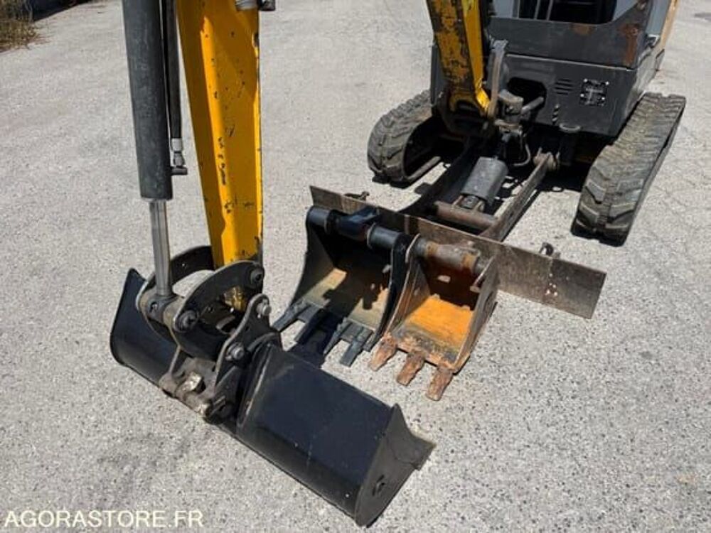 Tracto Pelle 2016 occasion 93100 Le Cr&egrave;s