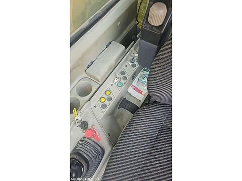 Tracto Pelle 2010 occasion 93100 Gellainville