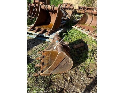 Pieces d&eacute;tach&eacute;es et accessoires Engins BTP  occasion 93100 Savignac