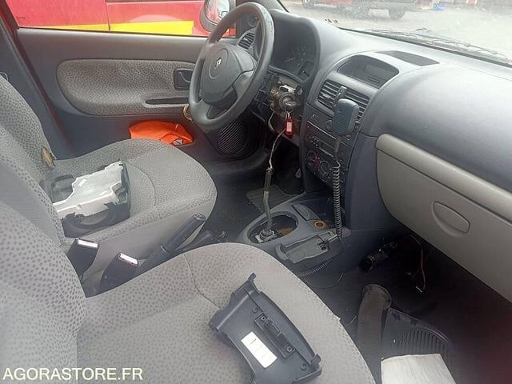 Clio VF1BBTJ0536270020 occasion 93100 Compi&egrave;gne