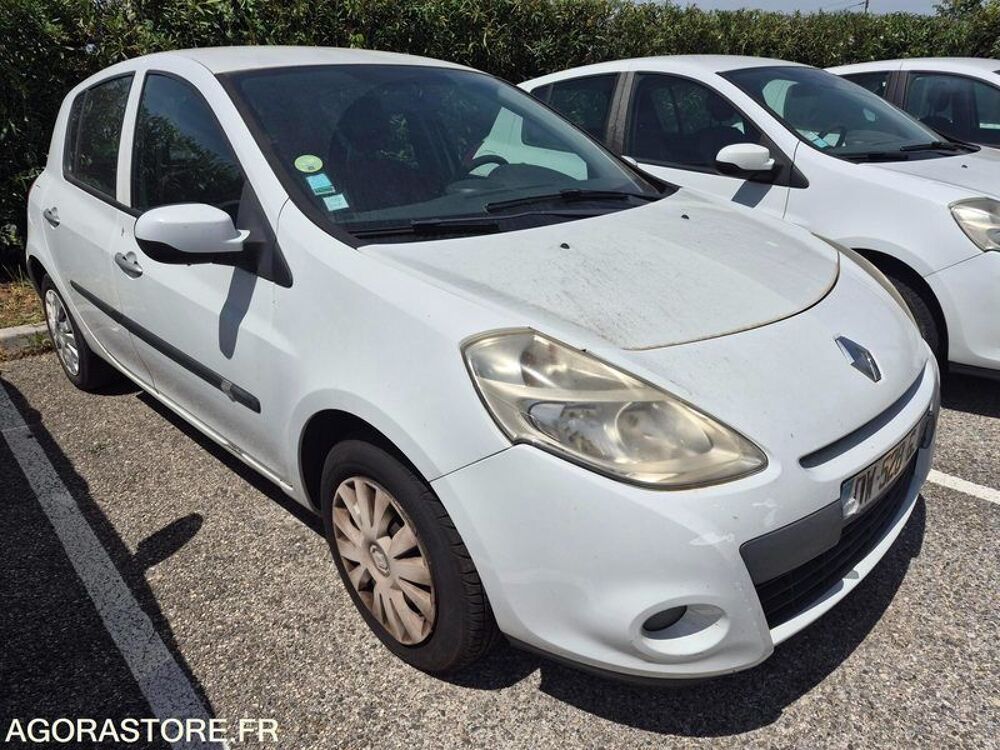 Clio Immat : DW-518-GJ 2011 occasion 93100 Hy&egrave;res