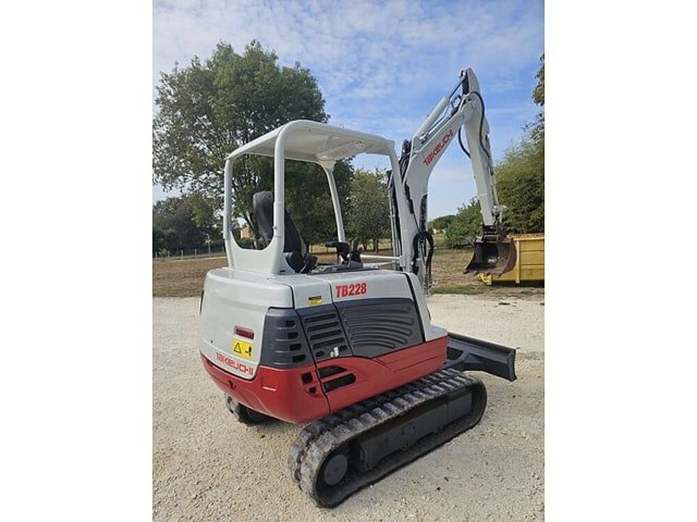 Tracto Pelle 2013 occasion 93100 Rib&eacute;rac