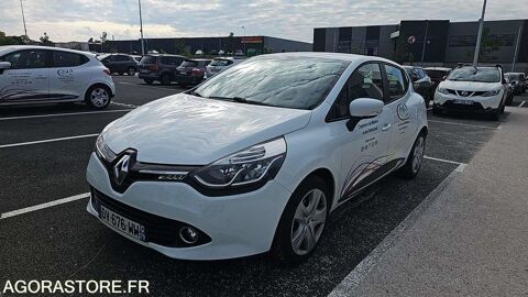 Renault Clio VF15RJL0H53788548 2015 occasion Niort 93100