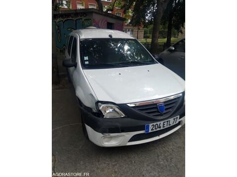 Logan UU1KSDEKJ40233625 occasion 93100 Cosne-Cours-Sur-Loire