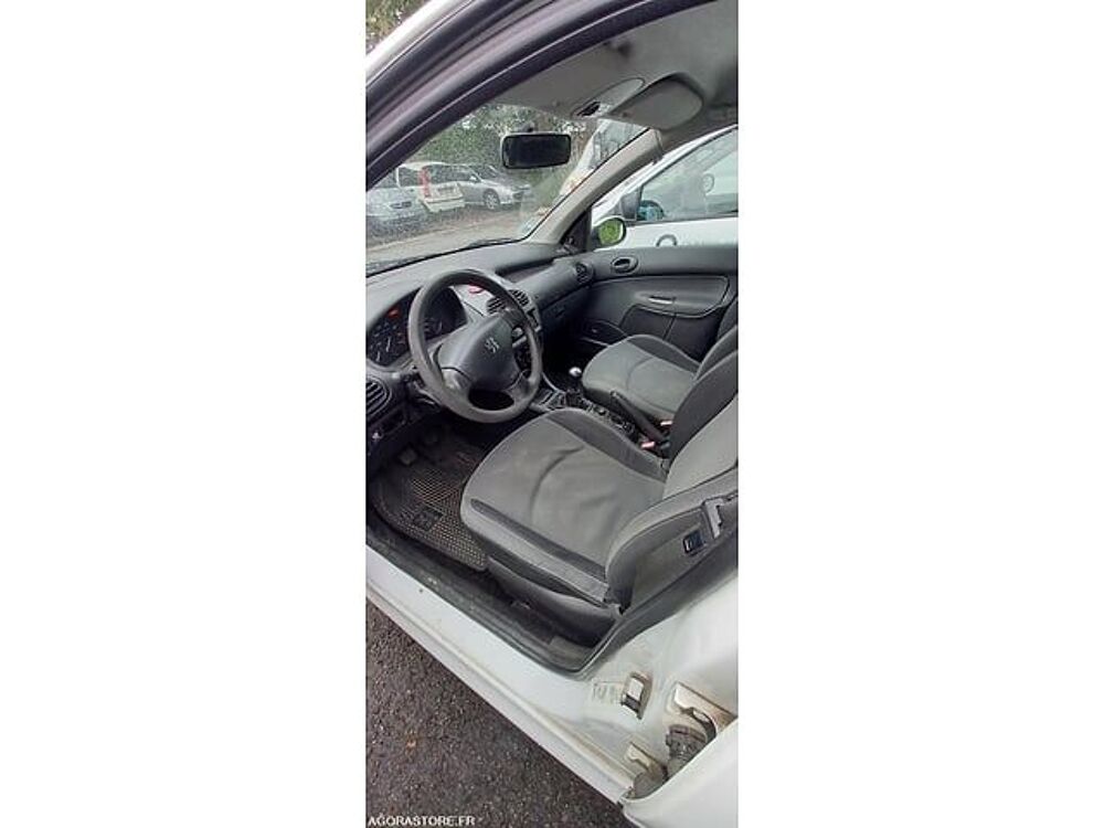 206  occasion 93100 Quimper