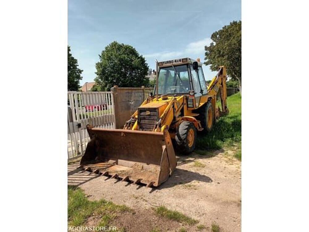 Tracto Pelle  occasion 93100 Lion-Sur-Mer