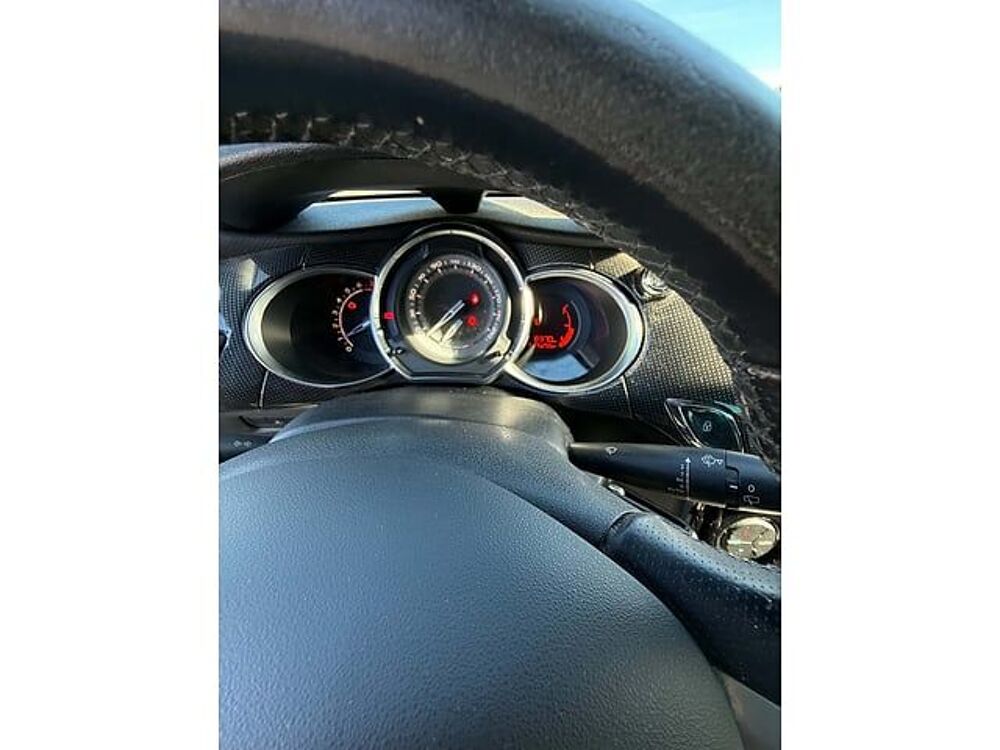 DS3 VF7SA5FR8BW577891 occasion 93100 Saint-Sulpice-La-Pointe