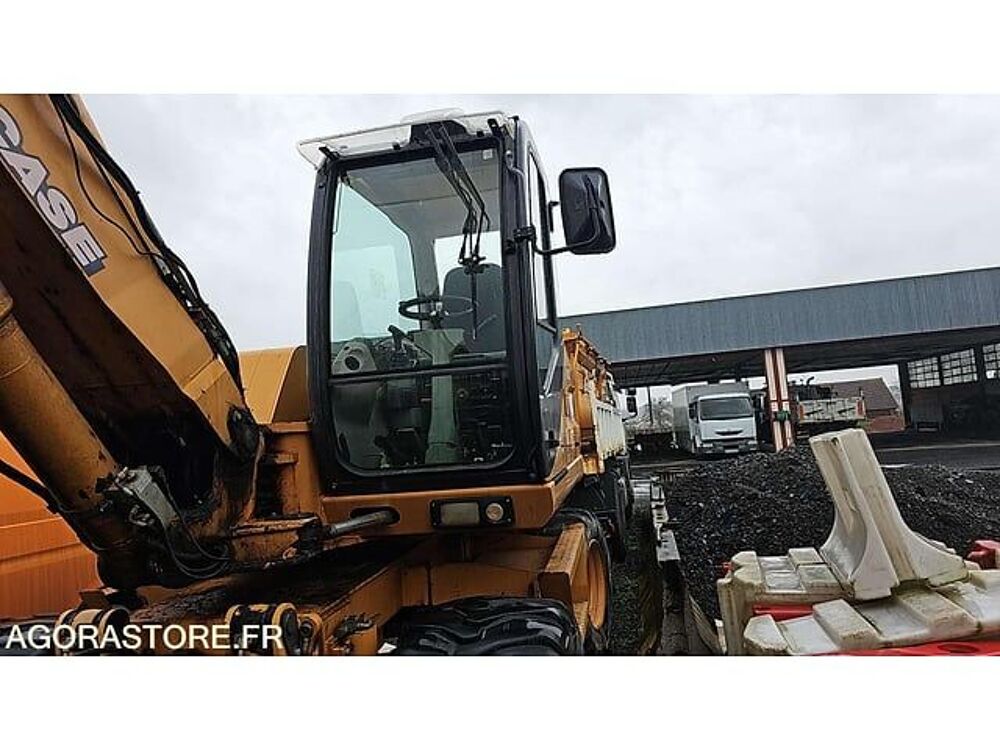 Tracto Pelle 2010 occasion 93100 Moulins