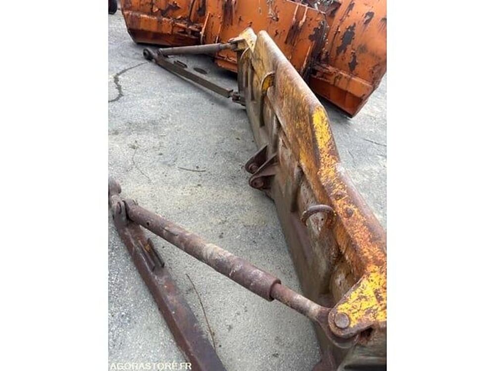 Pieces d&eacute;tach&eacute;es et accessoires Engins BTP  occasion 93100 Belmont-Tramonet