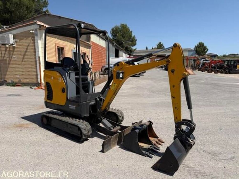 Tracto Pelle 2016 occasion 93100 Le Cr&egrave;s