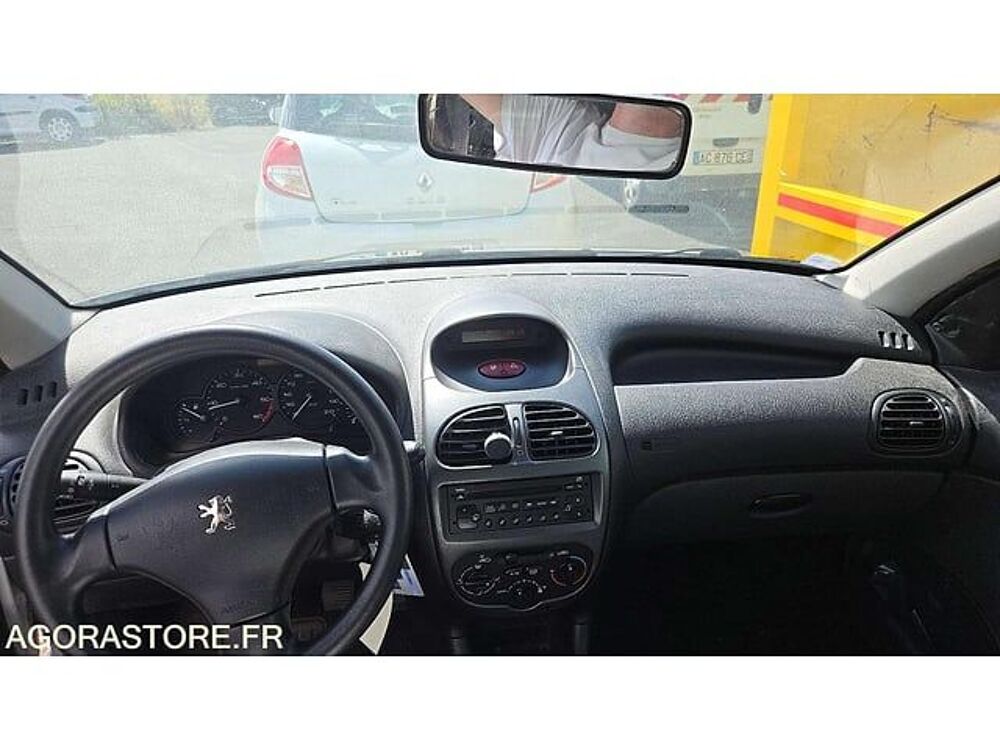 206 VF32A8HZA47770783 occasion 93100 Lamballe-Armor