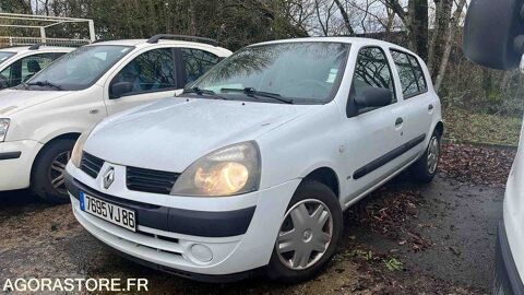 Renault Clio VF1BB2DEF34263156 2005 occasion Poitiers 93100