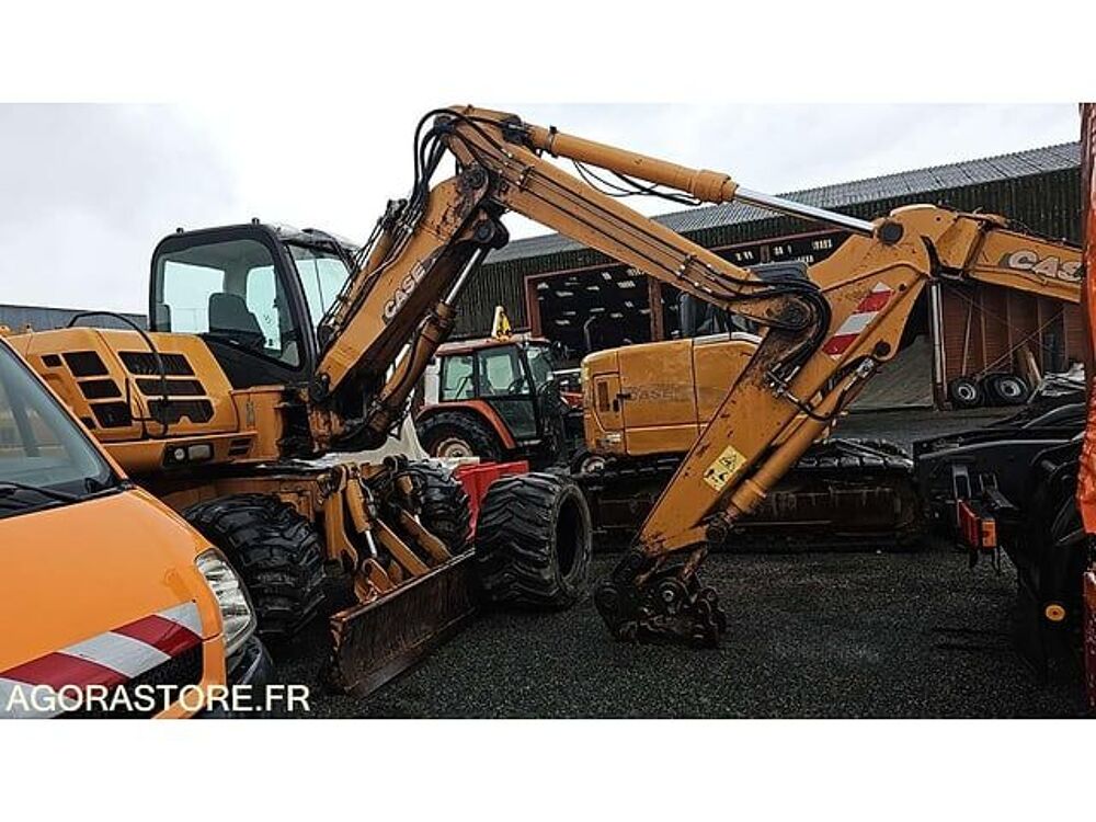 Tracto Pelle 2010 occasion 93100 Moulins