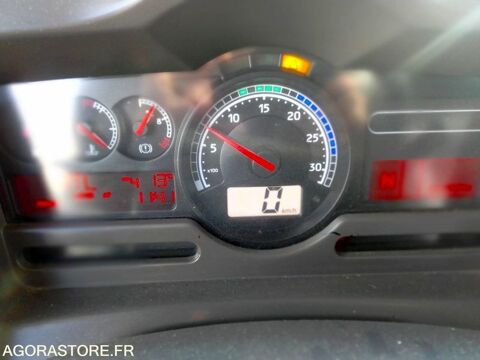 Camion magasin Camion magasin 2010 occasion Lamballe-Armor 93100