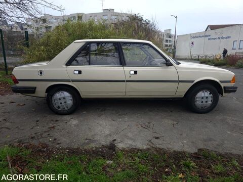 Peugeot 305 VF3581M11E9292329 1984 occasion Viry-Ch&acirc;tillon 93100