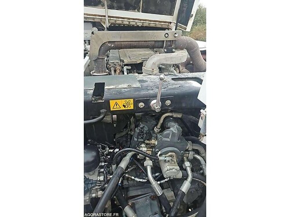 Tracto Pelle 2008 occasion 93100 Gellainville