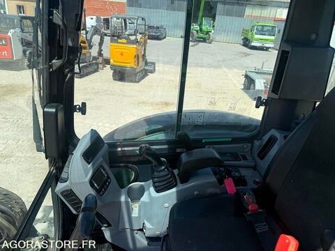 Tracto Pelle 2017 occasion 93100 Le Cr&egrave;s