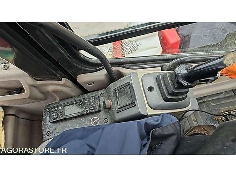 Tracto Pelle 2010 occasion 93100 Moulins