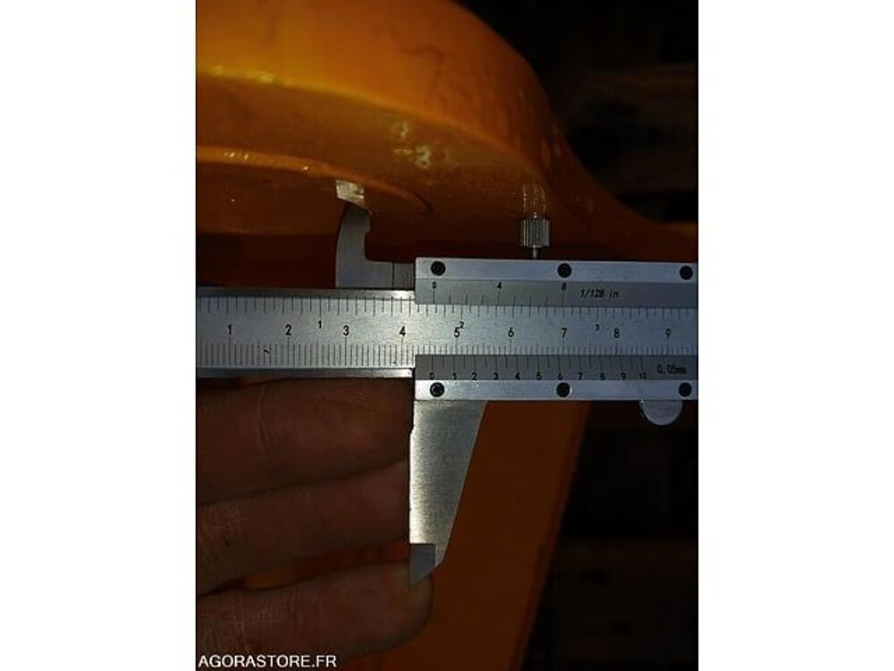 Pieces d&eacute;tach&eacute;es et accessoires Engins BTP  occasion 93100 Savignac