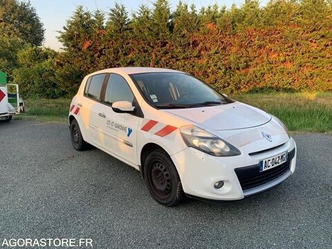Annonce voiture Renault Clio 800 €
