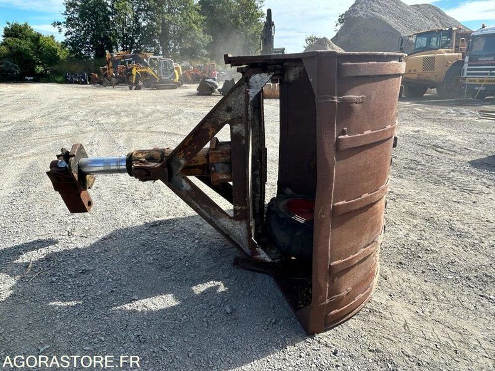 Pieces d&eacute;tach&eacute;es et accessoires Engins BTP  occasion 93100 Formigny La Bataille