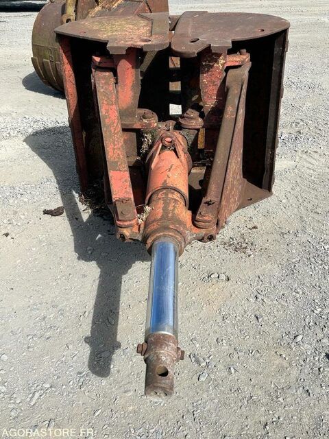 Pieces d&eacute;tach&eacute;es et accessoires Engins BTP  occasion 93100 Formigny La Bataille