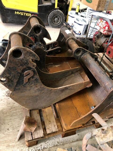 Pieces d&eacute;tach&eacute;es et accessoires Engins BTP  occasion 93100 Savignac