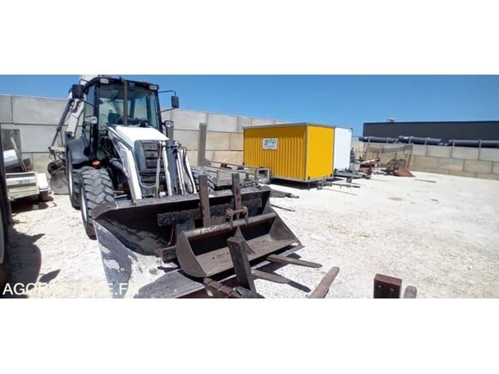 Tracto Pelle 2013 occasion 93100 Boulazac Isle Manoire